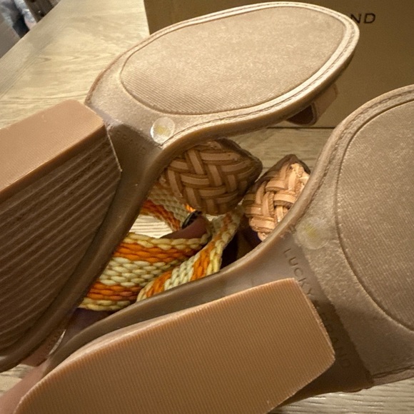 Lucky Brand Lissie Braided WEDGE LIKE SANDAL TAN SUNFLOWER MULTI SIZE 10M - Picture 5 of 7